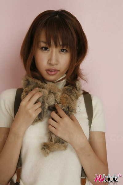Spectaculaire japonais Babe Ryo takizawa supprime Vêtements dans brun pompes