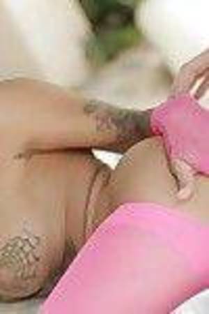 Heavily inked teen pornstar Bonnie Rotten heavenly anal intercourse in pink stockings
