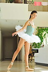 Workable amateur ballerina sheds tutu to widen & distort as was born in leg warmers