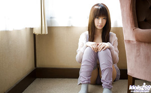 Adorable oriental jeune Avec chouette fanny Hina Kurumi glisser off Son sous-vêtements