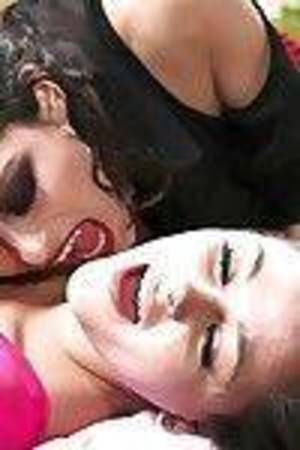 Zoey Foxx and Raven Rockette are blowing each other bald holes